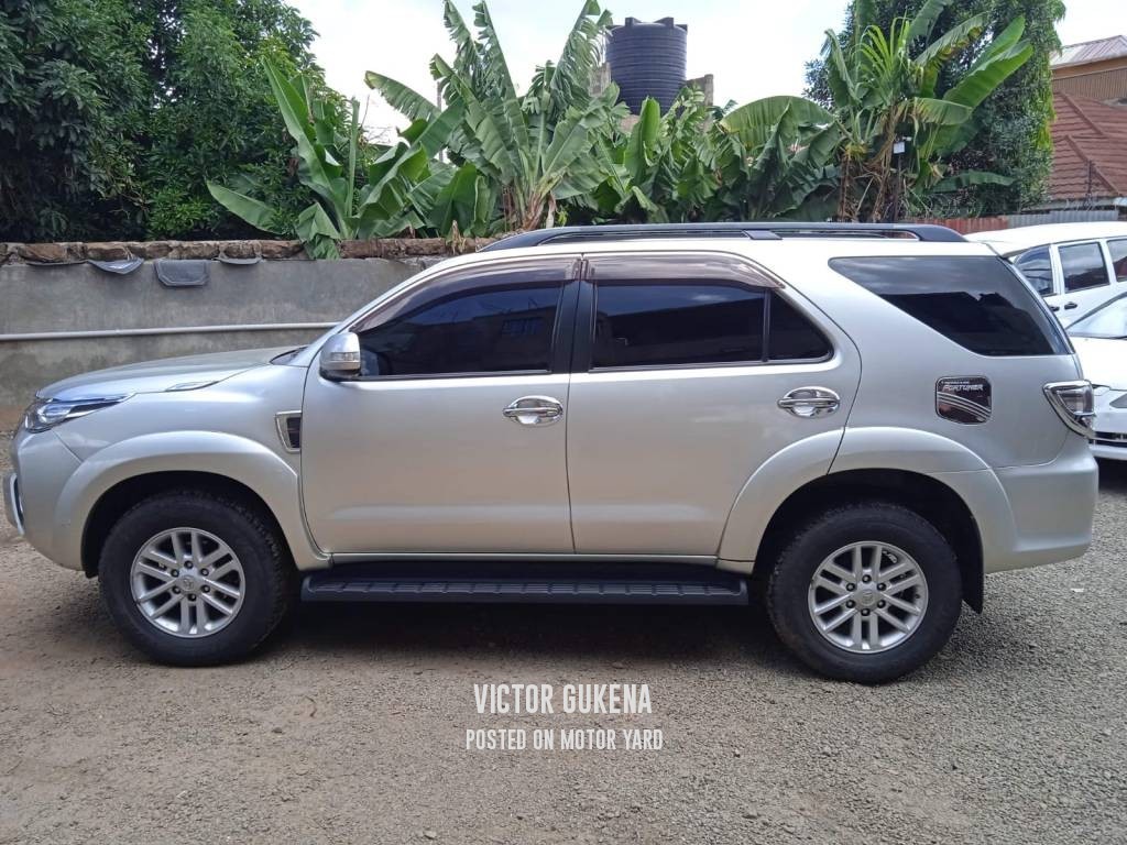 Toyota Fortuner 2012 Grey