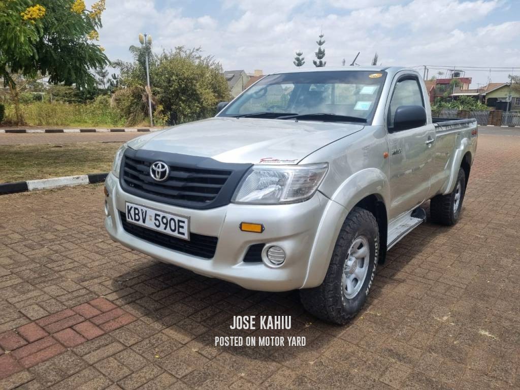 Toyota Hilux 2012 Silver