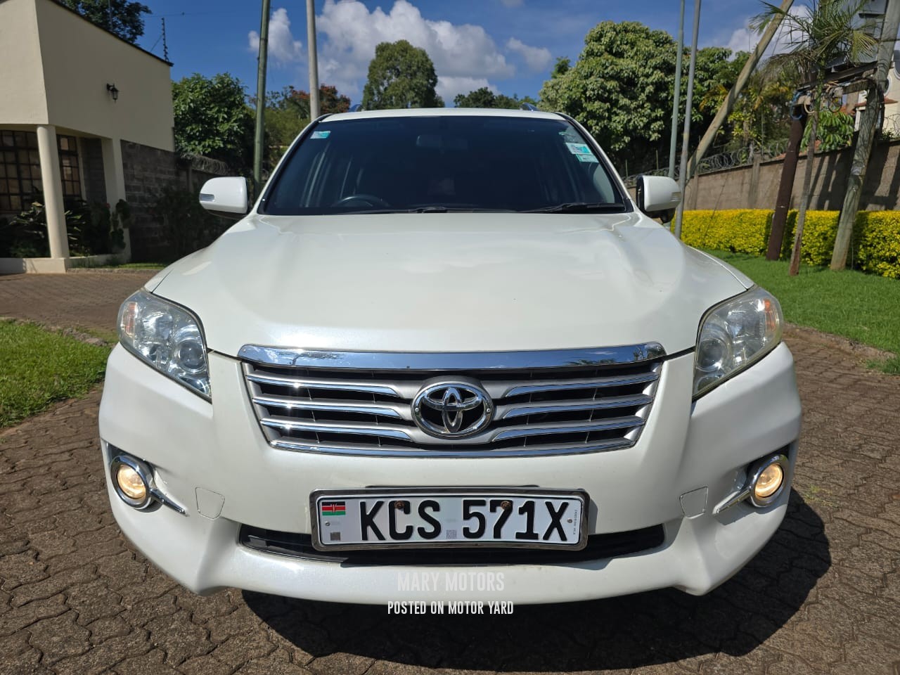 Toyota Vanguard 2012 White