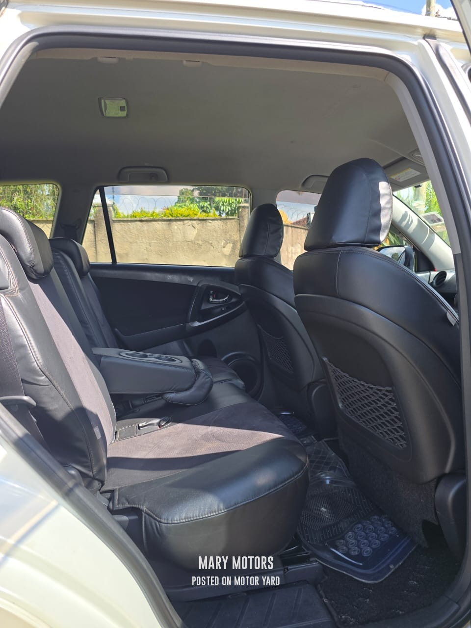 Toyota Vanguard 2012 White