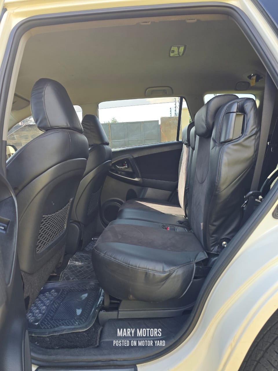 Toyota Vanguard 2012 White