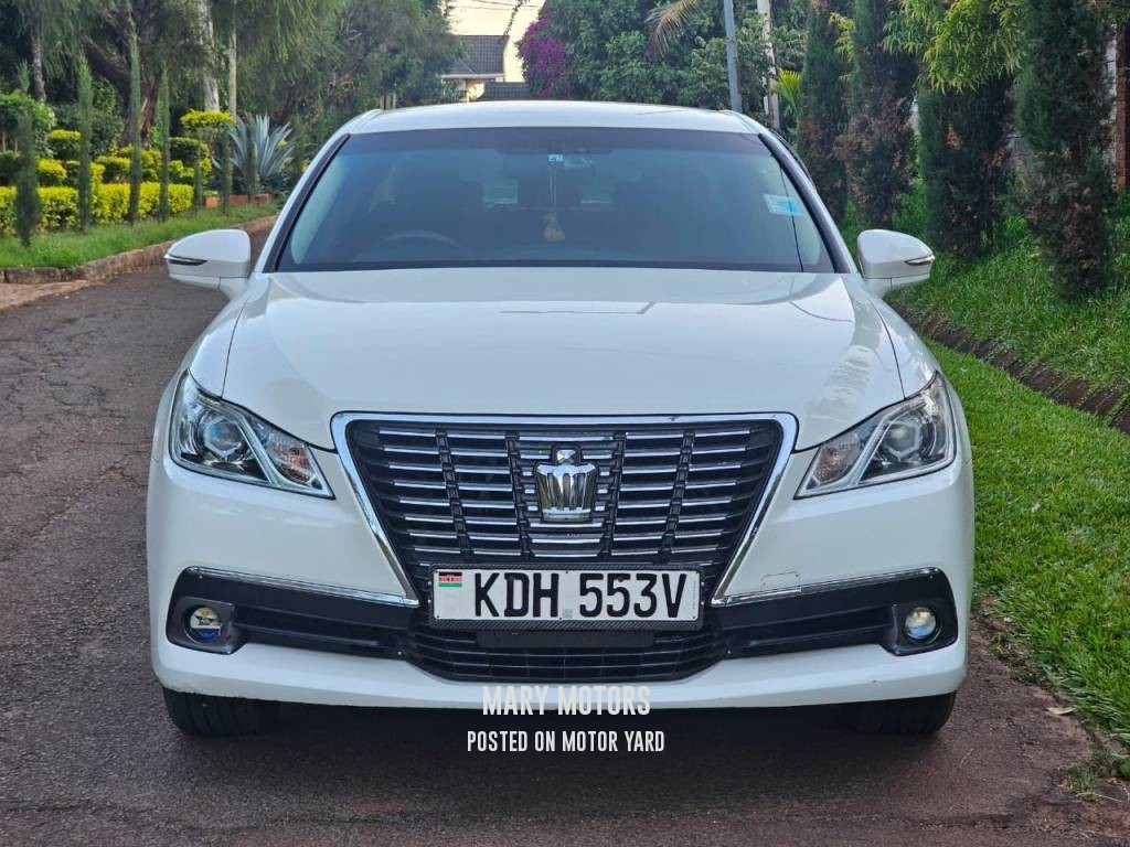 Toyota Crown 2015 White
