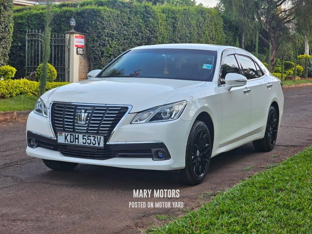 Toyota Crown 2015 White