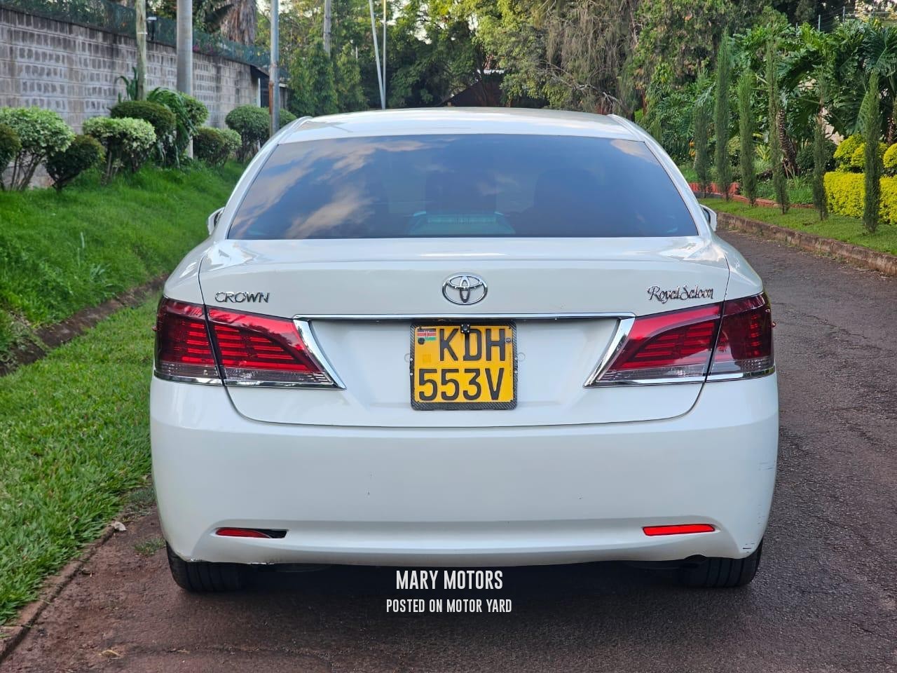 Toyota Crown 2015 White
