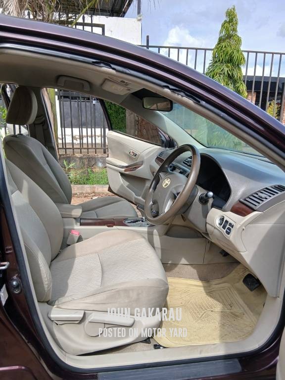 Toyota Premio 2011 Purple