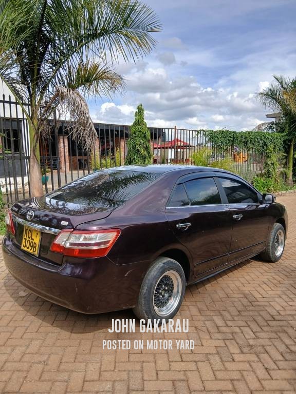 Toyota Premio 2011 Purple