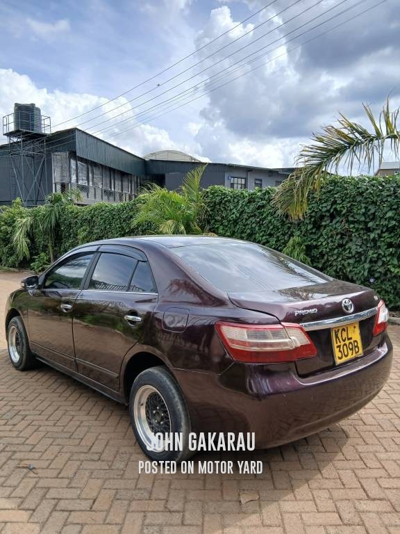Toyota Premio 2011 Purple