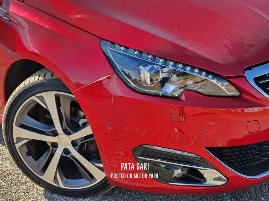 Peugeot 308 2017 Maroon