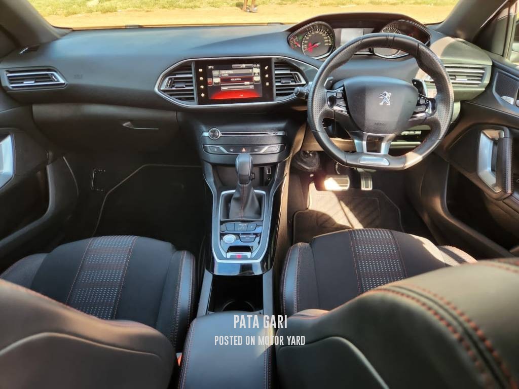 Peugeot 308 2017 Maroon