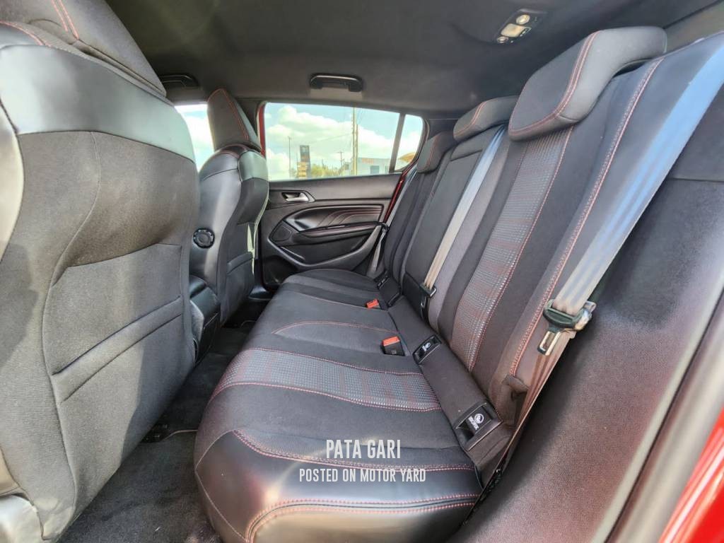 Peugeot 308 2017 Maroon