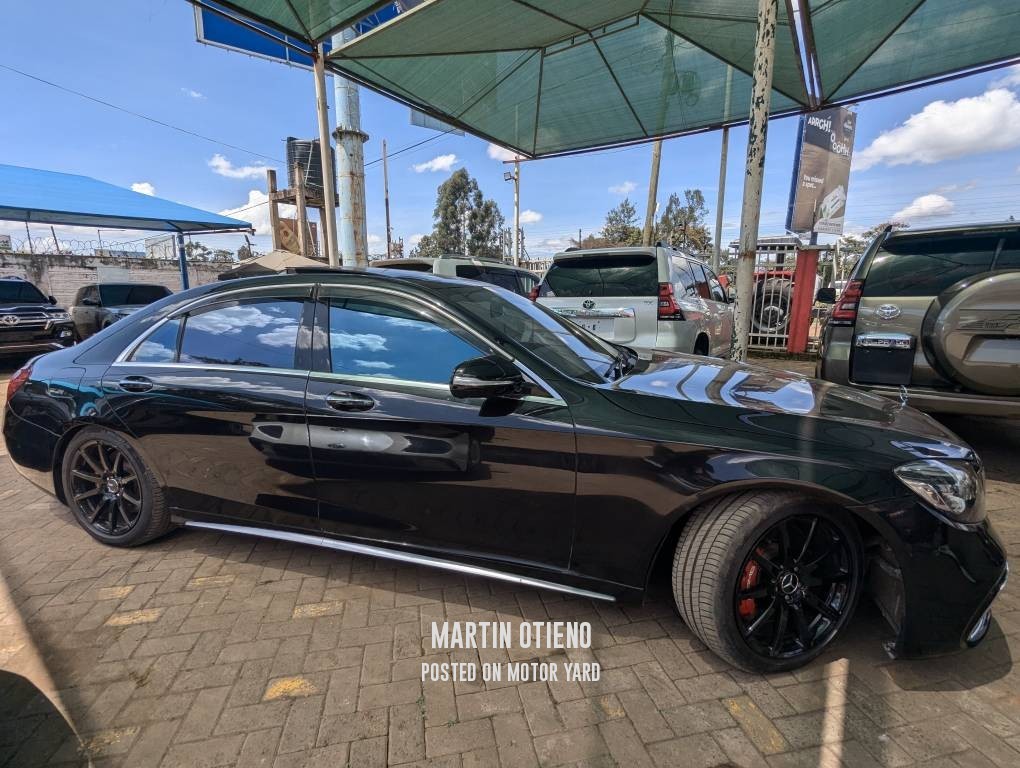 Mercedes-Benz  2015 Black