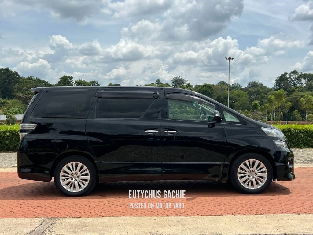 Toyota Alphard 2015 Black