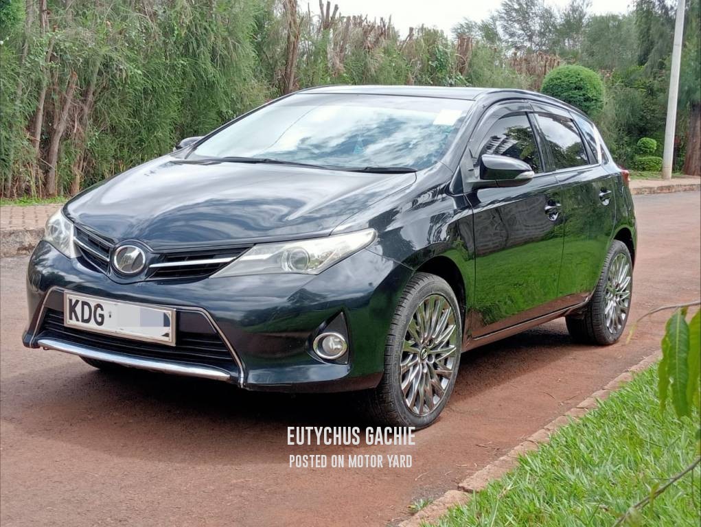 Toyota Auris 2014 Black