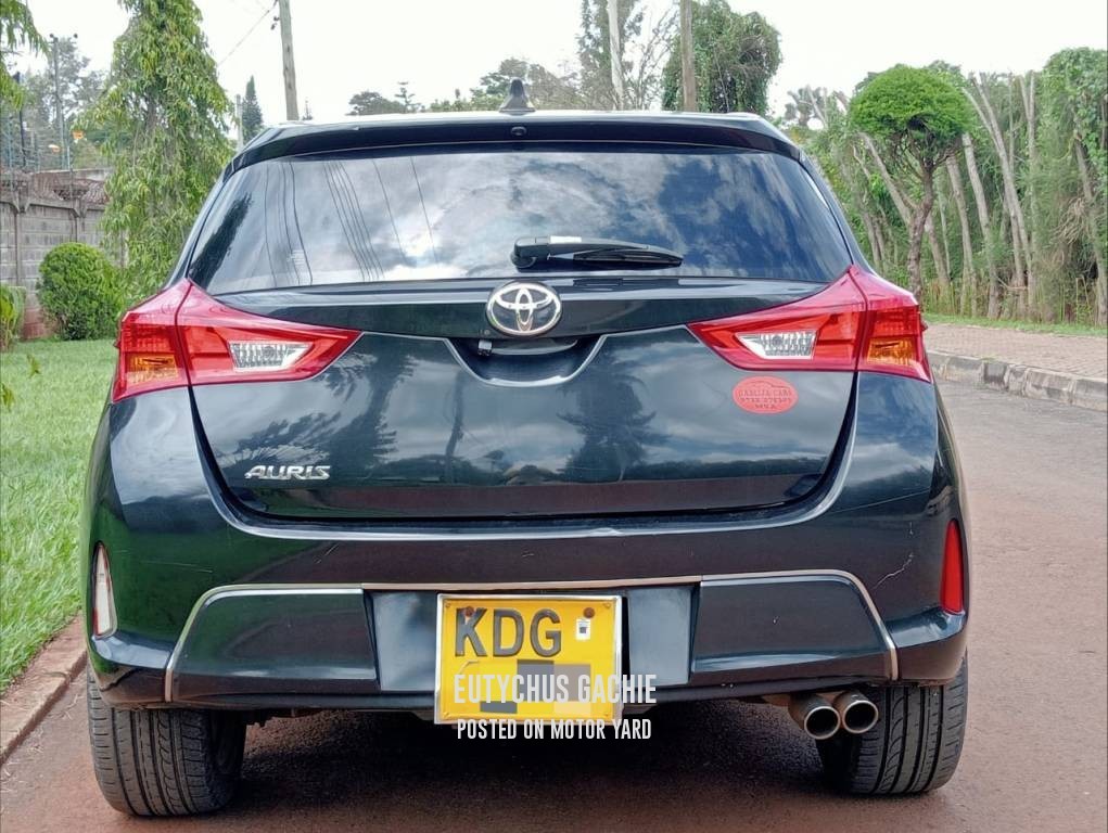 Toyota Auris 2014 Black