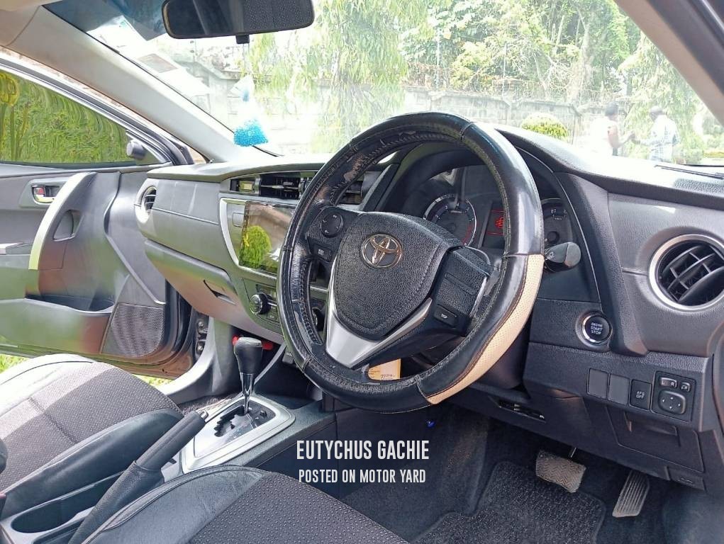 Toyota Auris 2014 Black