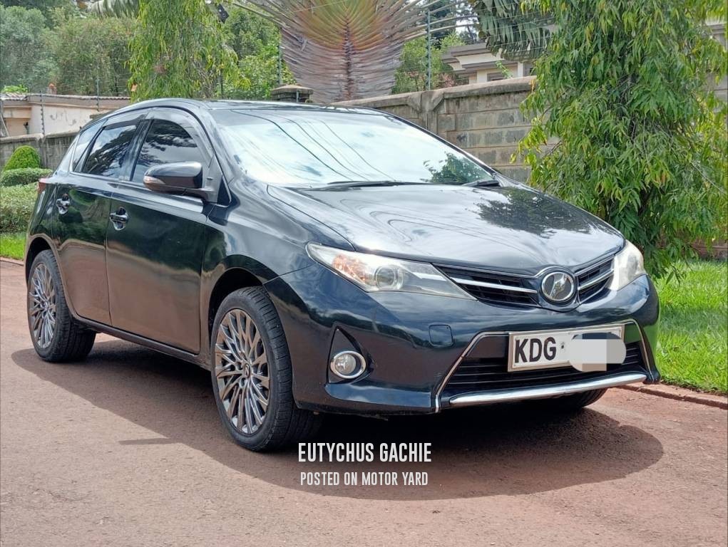 Toyota Auris 2014 Black
