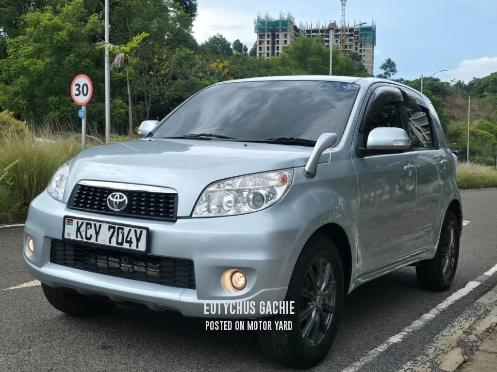 Toyota Rush 2013 Silver