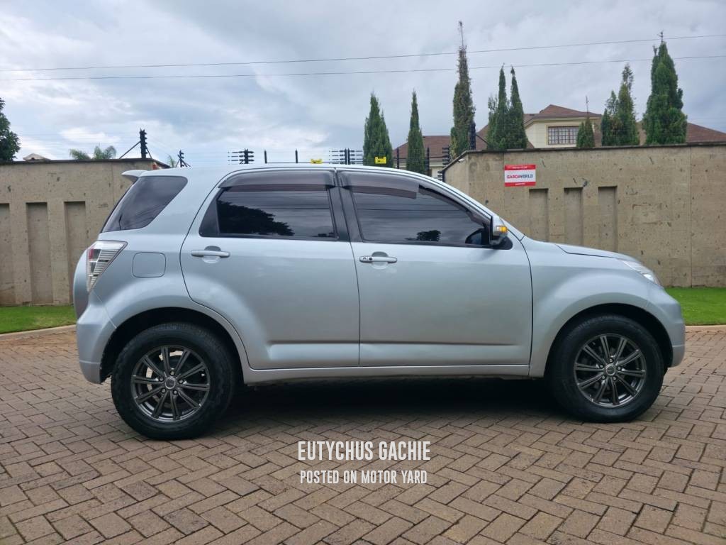 Toyota Rush 2013 Silver