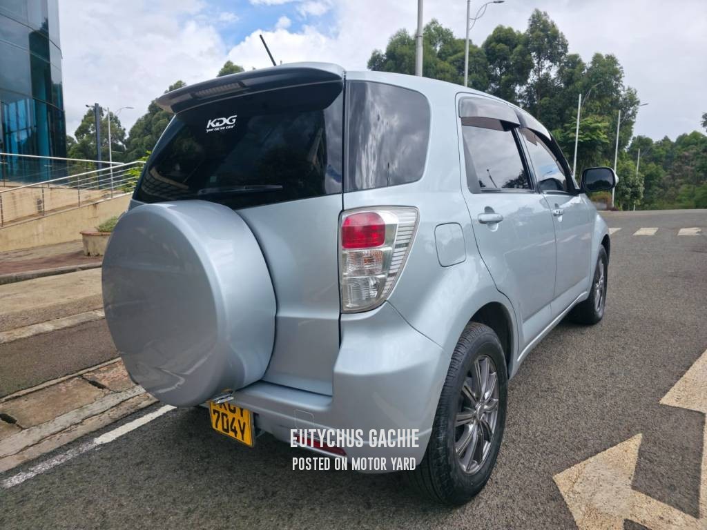 Toyota Rush 2013 Silver