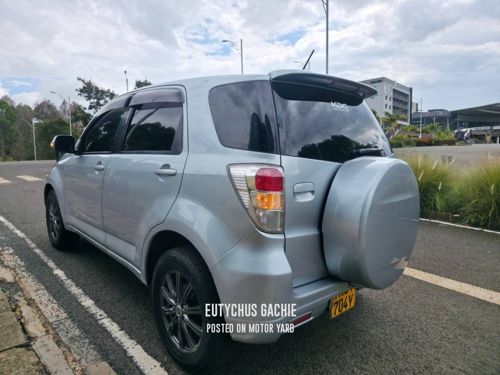 Toyota Rush 2013 Silver