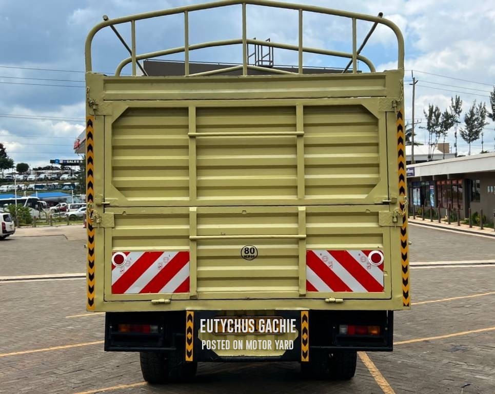 Mitsubishi FH 2011 Gold