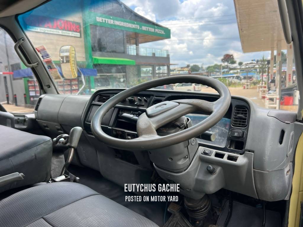 Mitsubishi FH 2011 Gold