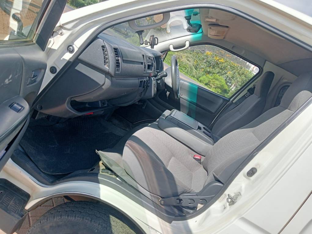 Toyota HiAce 2014 White