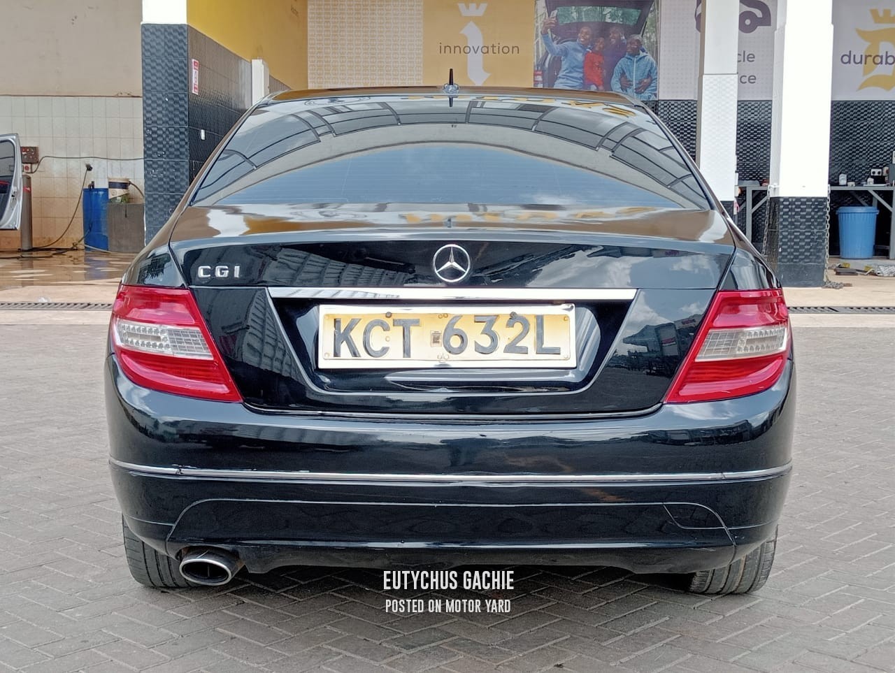 Mercedes-Benz C200 2011 Black