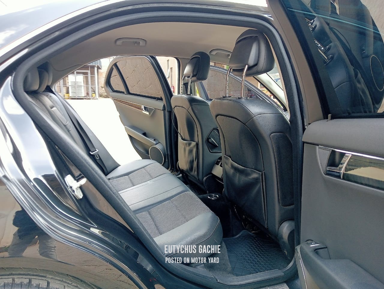 Mercedes-Benz C200 2011 Black