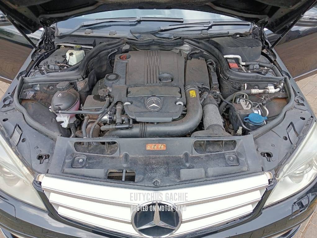 Mercedes-Benz C200 2011 Black