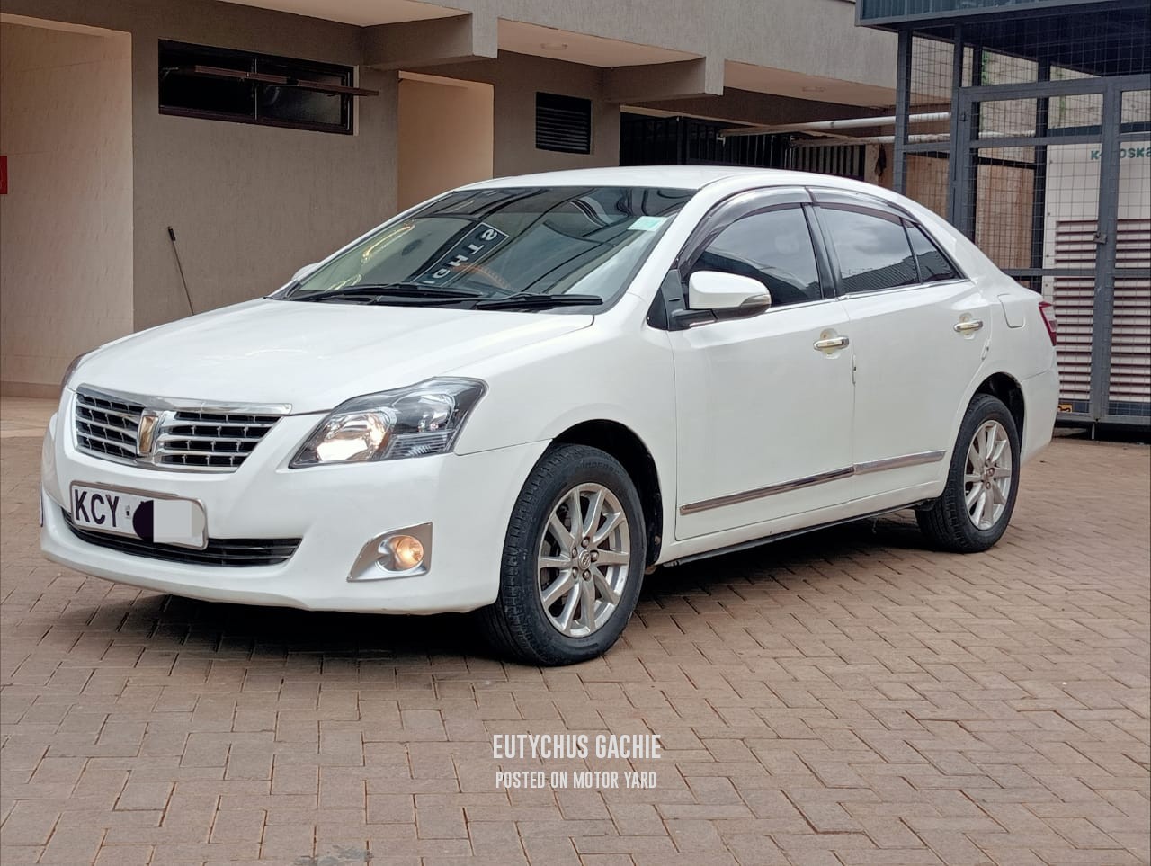 Toyota Premio 2013 White