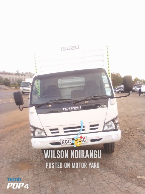 Isuzu NPR 2014 White