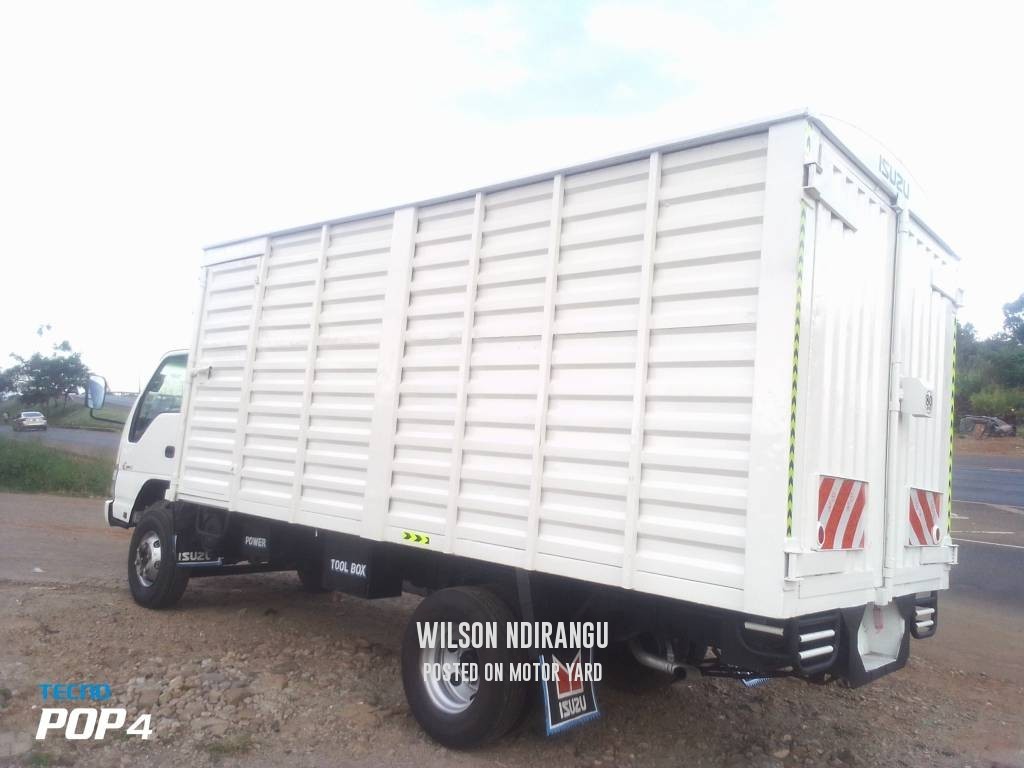 Isuzu NPR 2014 White