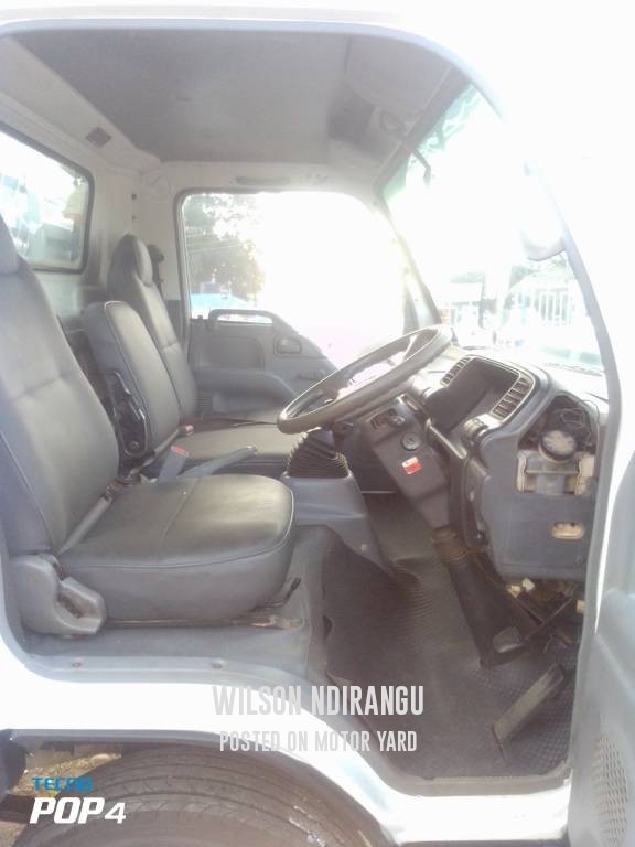 Isuzu NPR 2014 White