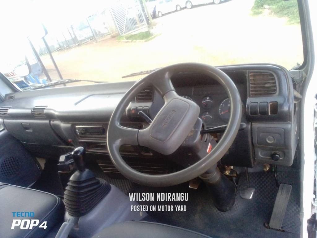 Isuzu NPR 2014 White