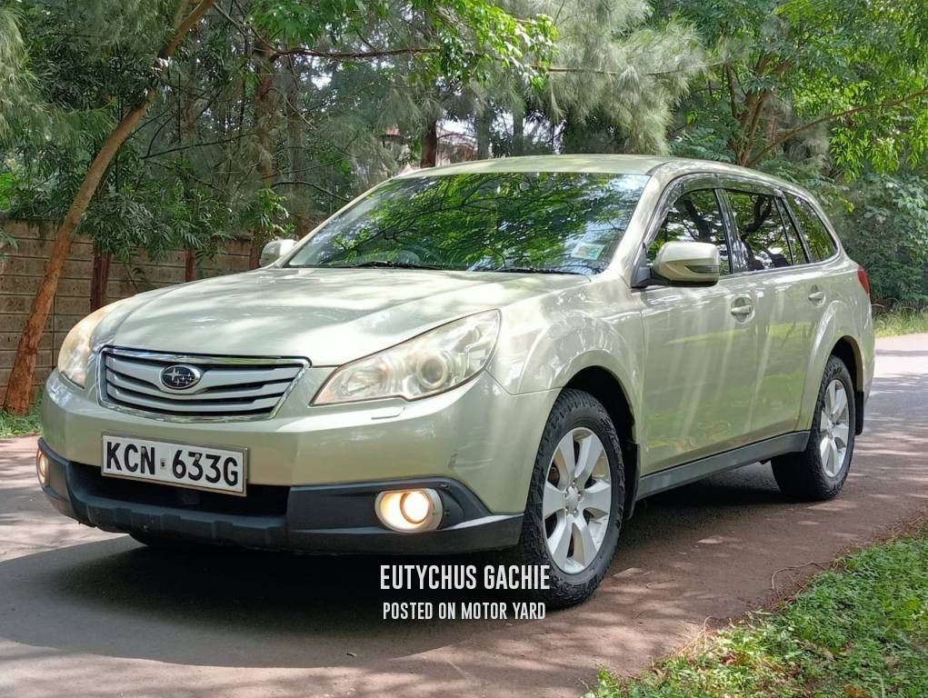 Subaru Outback 2010 Silver