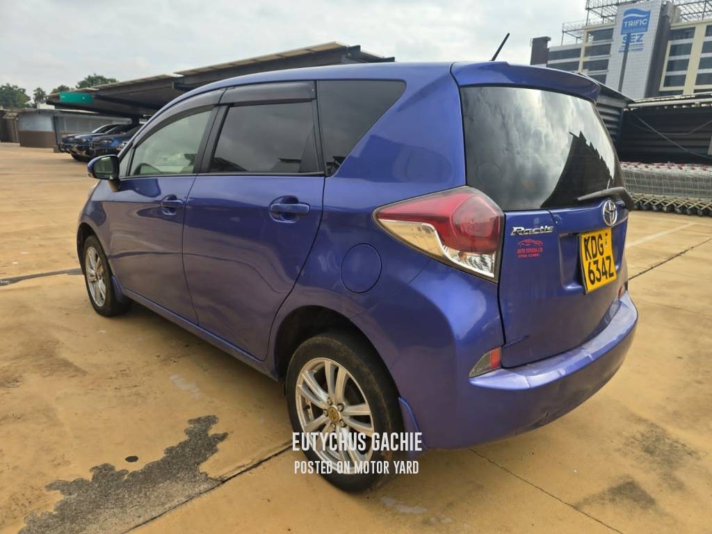Toyota Ractis 2014 Blue