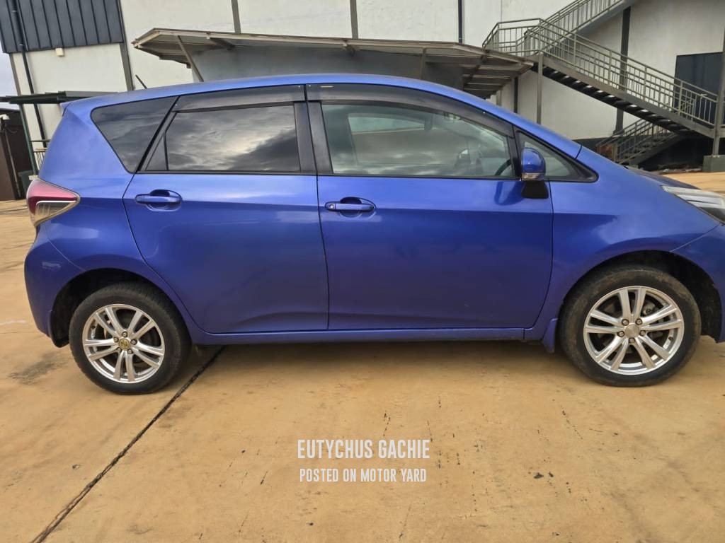 Toyota Ractis 2014 Blue