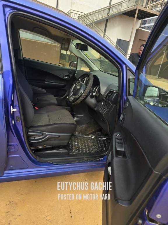 Toyota Ractis 2014 Blue