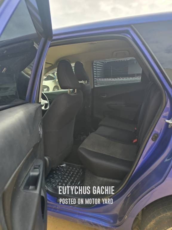 Toyota Ractis 2014 Blue