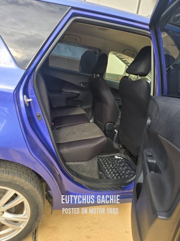 Toyota Ractis 2014 Blue