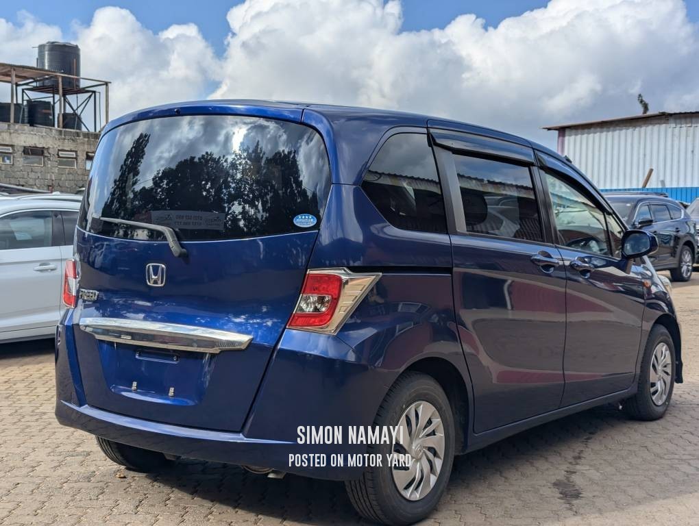 Honda Freed 2015 Blue