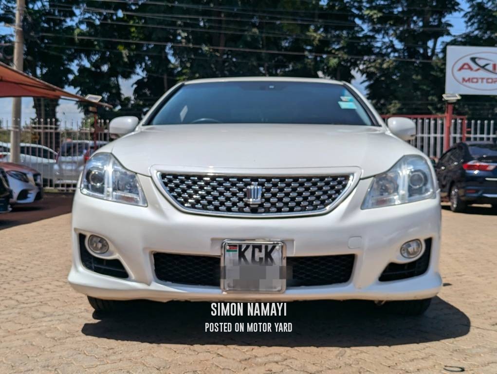 Toyota Crown 2009 White