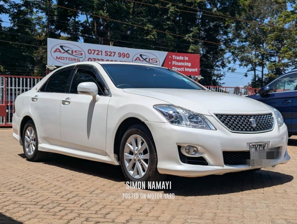 Toyota Crown 2009 White