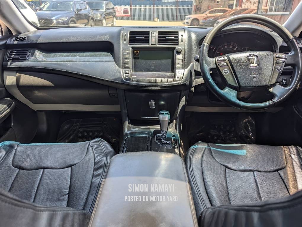 Toyota Crown 2009 White