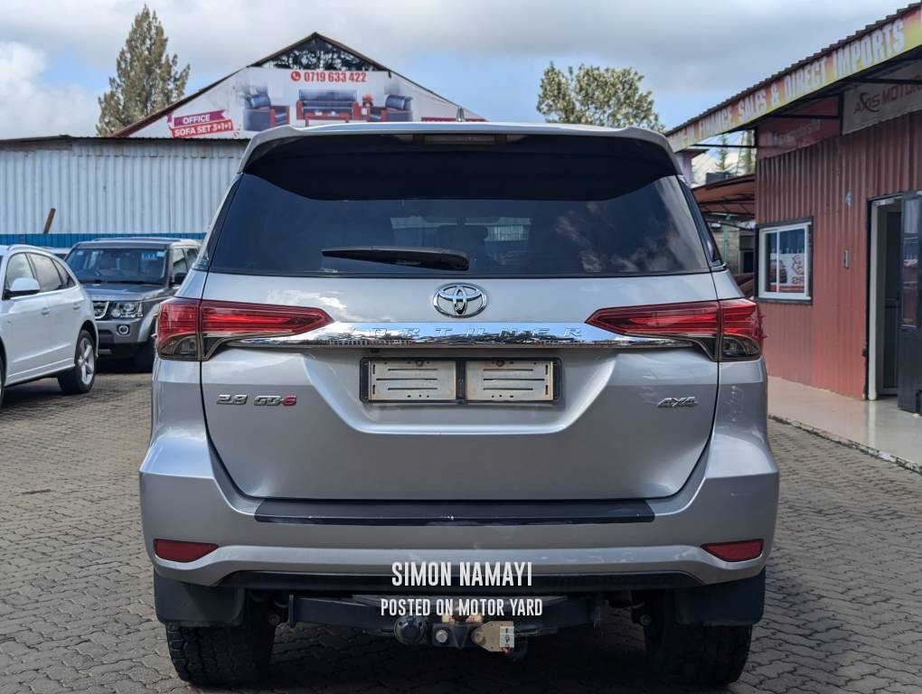 Toyota Fortuner 2018 Silver