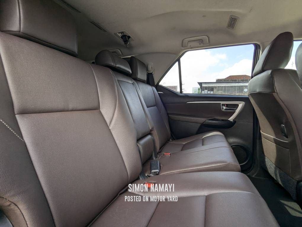 Toyota Fortuner 2018 Silver