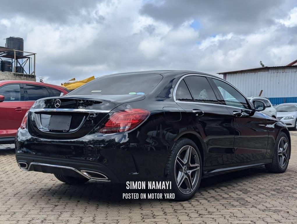 Mercedes-Benz C200 2019 Black