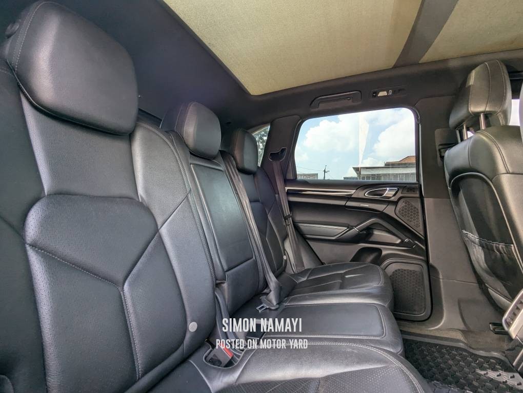 Porsche Cayenne 2013 Black