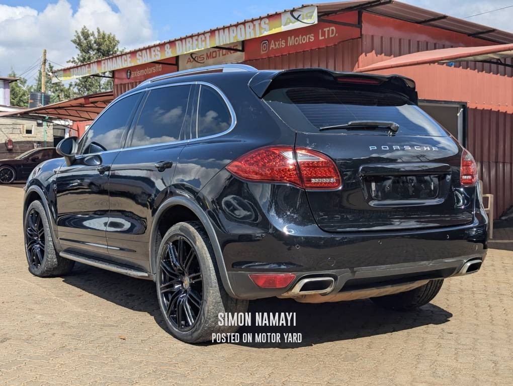 Porsche Cayenne 2013 Black